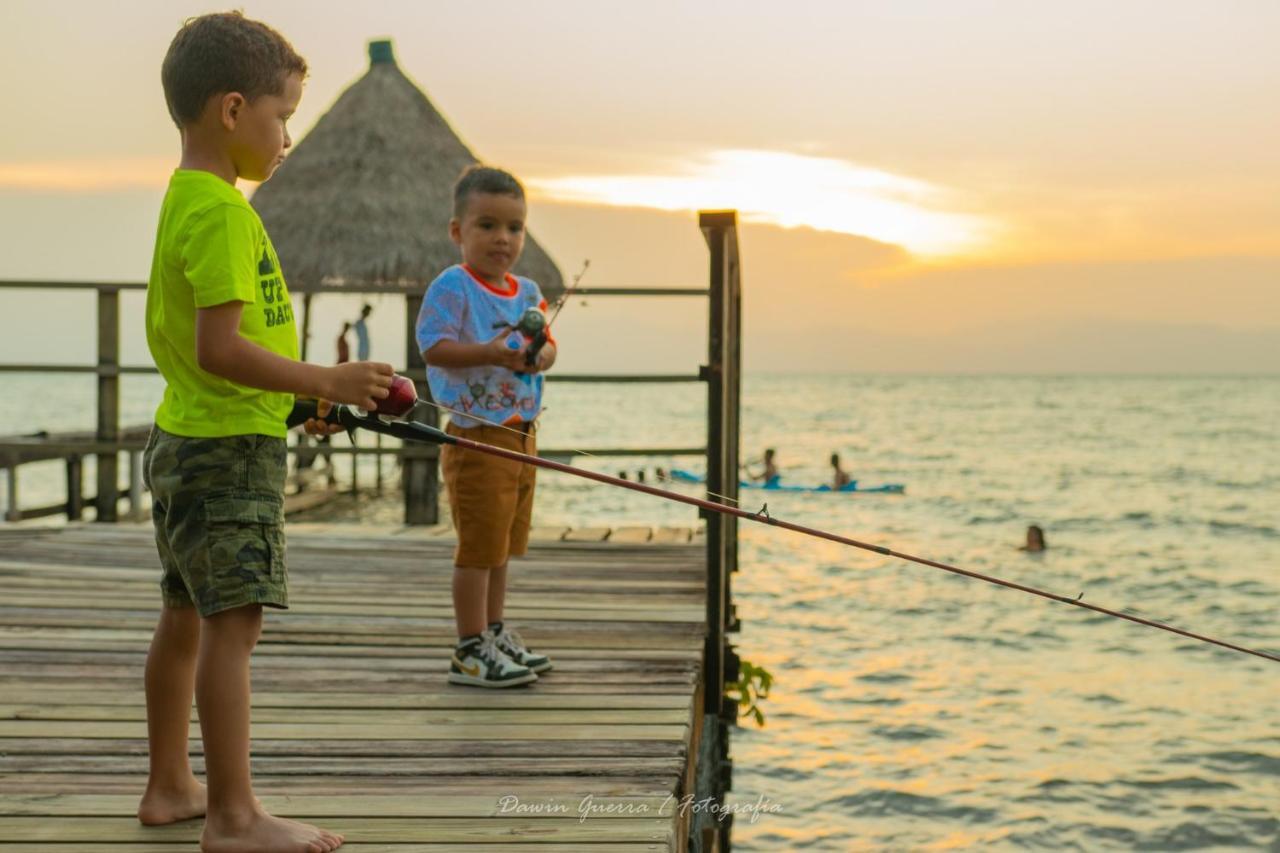 Mariscos Denny'S Beach Resort Hotel מראה חיצוני תמונה